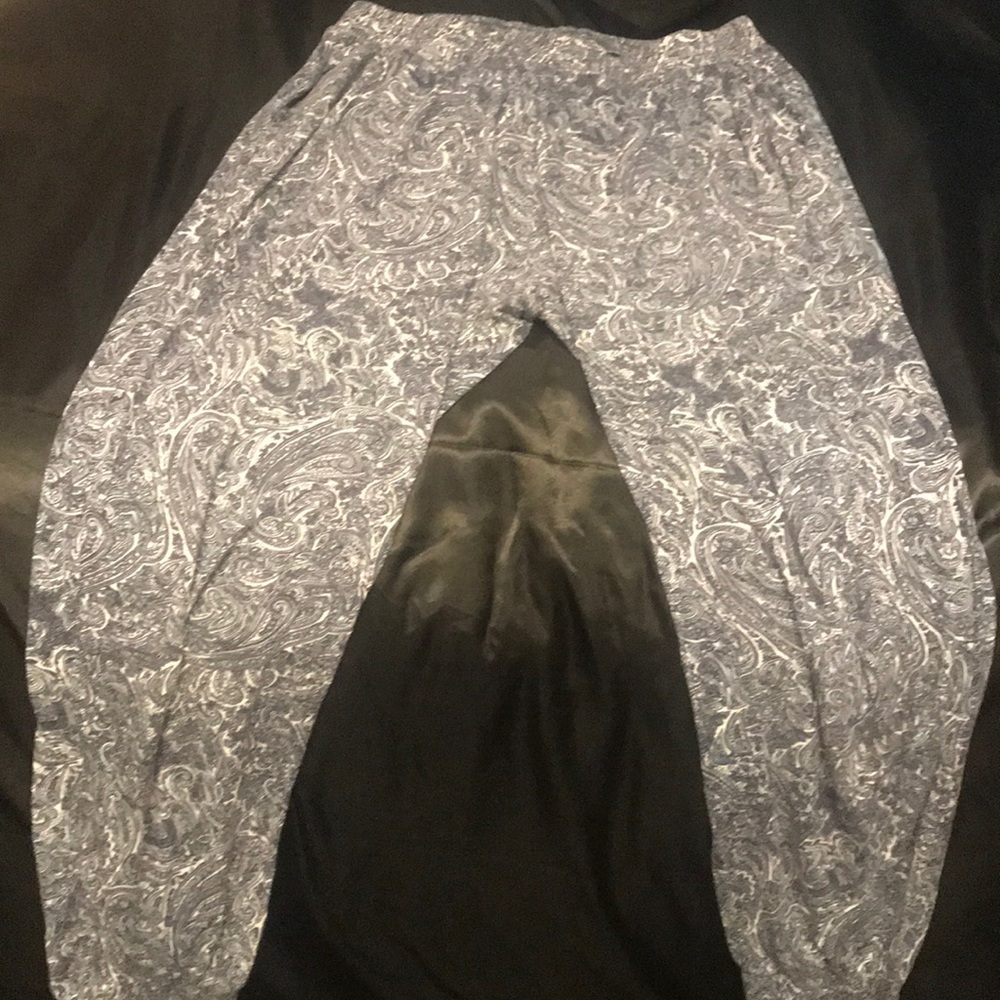 H&M comfy cute cropped lounge pants
